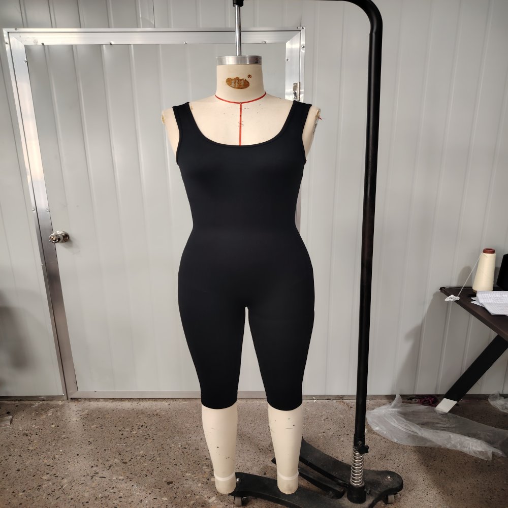 女士瑜伽连体裤 Women's Seamless Tank Jumpsuit for Yoga & Fitness / Open Back Design / Stylish & Sexy / Comfortable / Versatile
