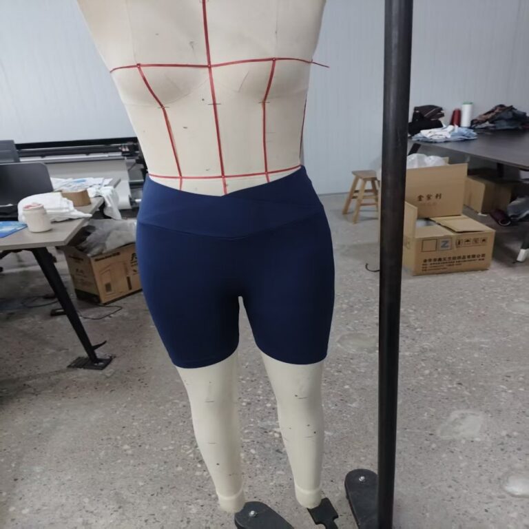 女士瑜伽短裤 High-Waist Cross-Front Seamless Yoga Shorts